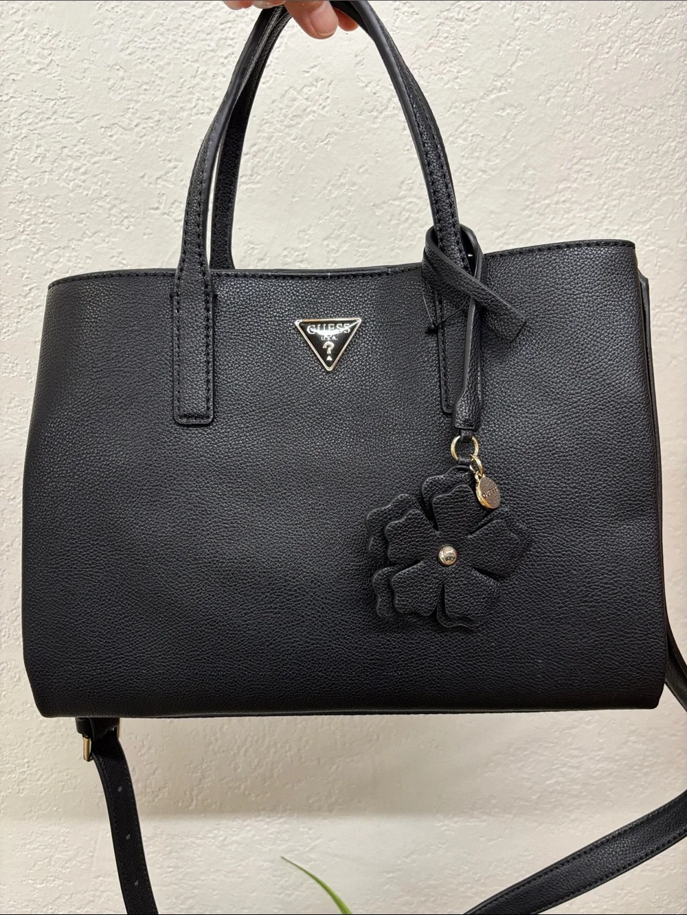 Guess lucci medium girlfriend Satchel black with Floral Charm